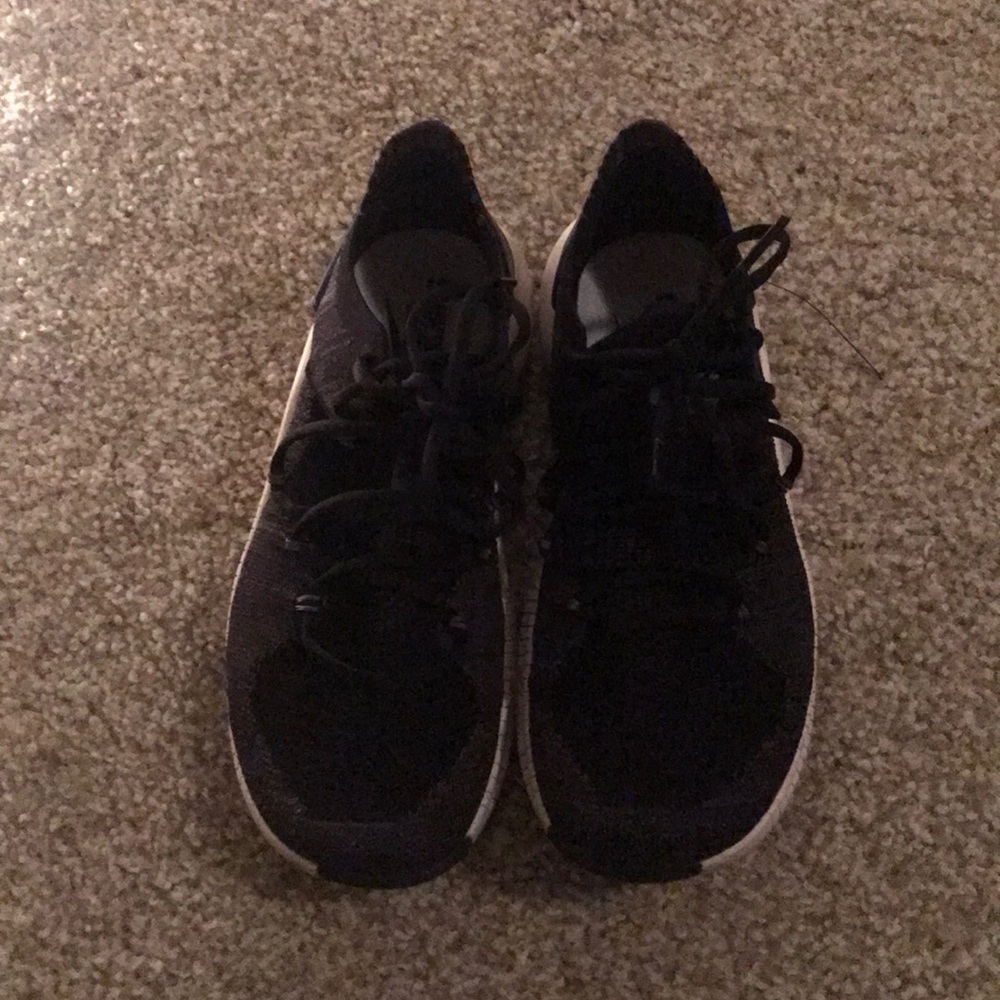 Black nike free trainers flyknit